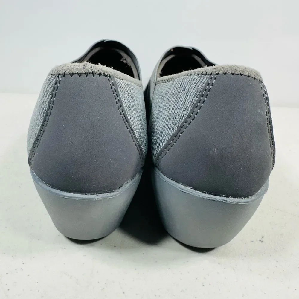 Crocs womens gray comfort wedge stretch favric shoe size 7